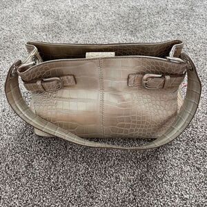 TOMMY HILFIGER WOMENS SHOULDER BAG FAUX CROCODILE EMBOSSED